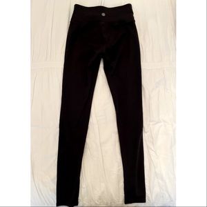 Athleta salutation leggings / tights